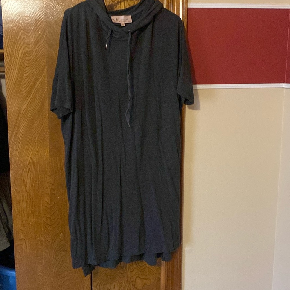 L Tshirt dress with pockets Philosophy brand with hood